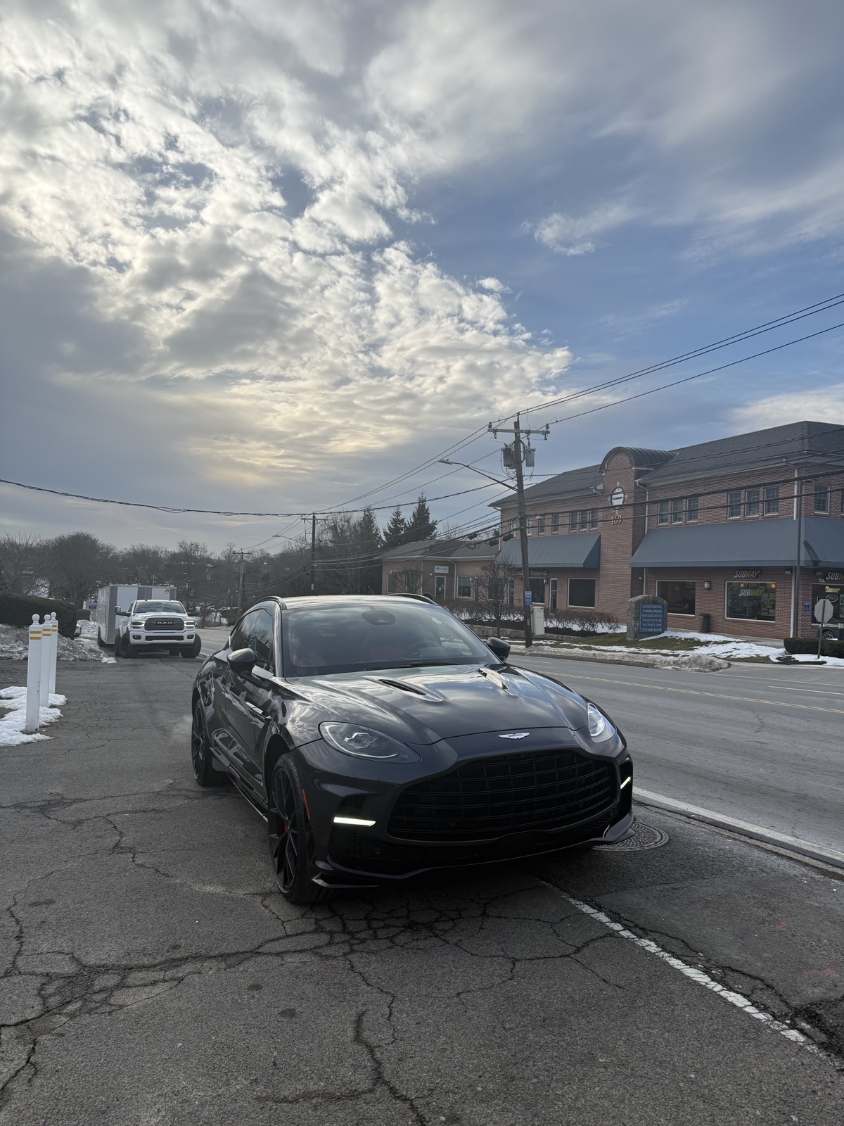2025 Aston Martin DBX 707 - Epsilon Black