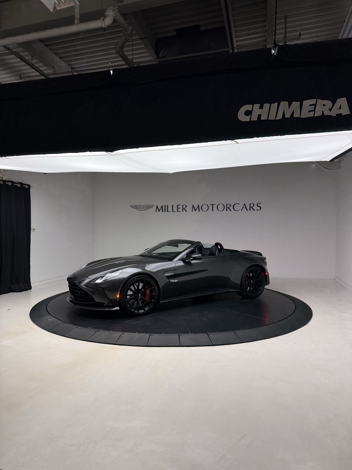 2026 Aston Martin Vantage Roadster - Quantum Silver