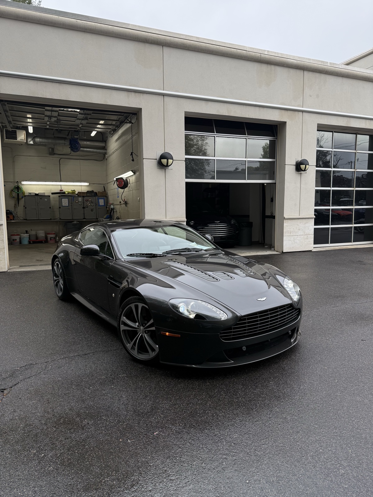 2011 Aston Martin V12 Vantage - Quantum Silver